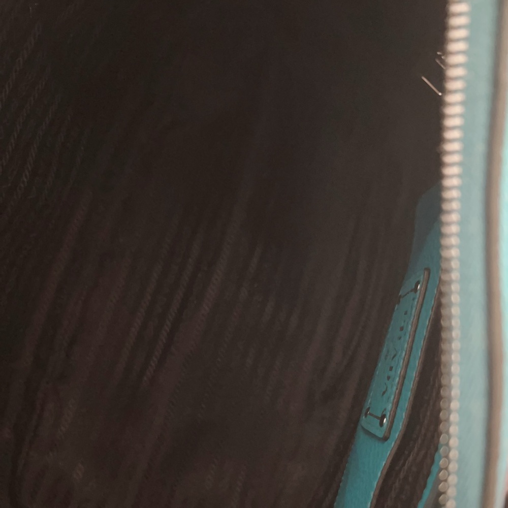 Prada bag - Picture 13 of 16